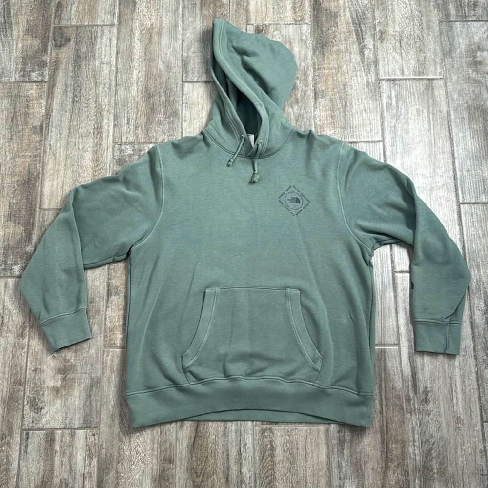 The North Face Me ReUse Hoodie. XL
